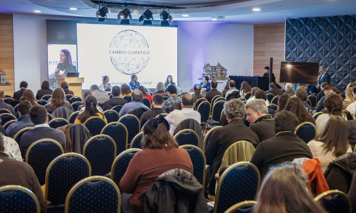 Puerto Varas: Actores nacionales e internacionales se reúnen en torno a los desafíos del cambio climático 