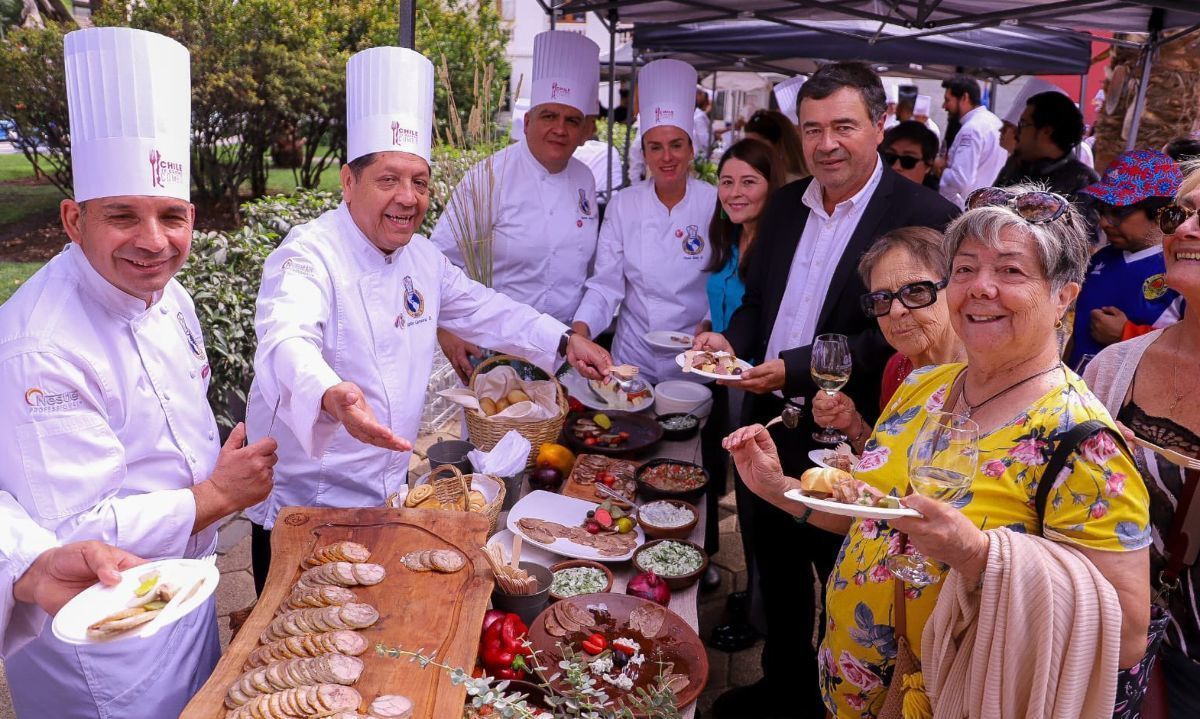 Valor de la gastronomía bajo el sello de marca "Chile Te Quiero Comer"