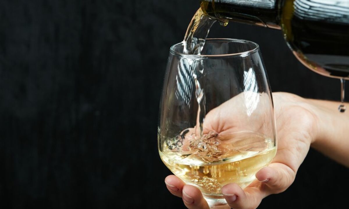 Lengua electrónica detecta el deterioro del vino blanco antes que los humanos