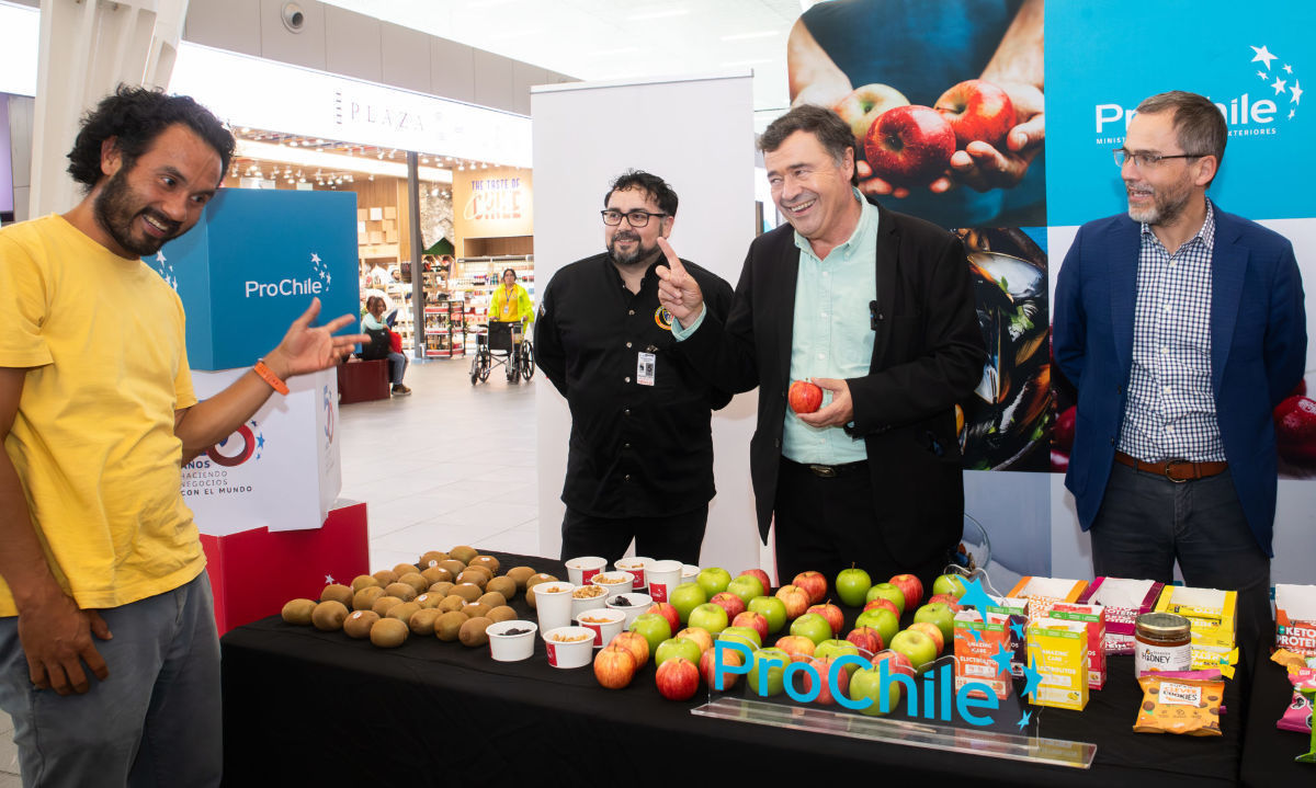 Ministerio de Agricultura y ProChile comunican a los turistas el rol de Chile en la alimentación mundial